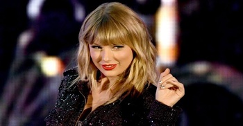 Theme park sues Taylor Swift