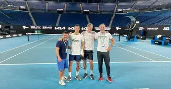 Visa reinstated, Djokovic focused on Aussie Open