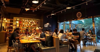 Coronavirus curbs shutter thousands of Bangkok restaurants