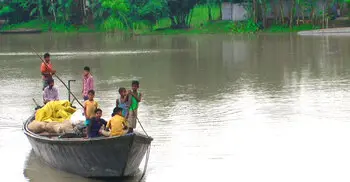 টানা বৃষ্টিতে বিপৎসীমার ওপরে তিস্তার পানি