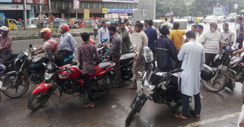 রাইড শেয়ারিংয়ে এখনো কাটেনি করোনার ধকল