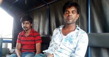 ট্রাকবোঝাই চোরাই কয়লাসহ আটক ২