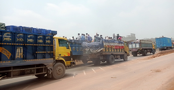 পণ্যবাহী ট্রাকে ঈদযাত্রা!