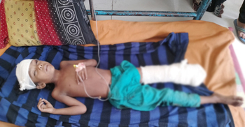 শিশুর পায়ের ওপর দিয়ে চলে গেলো ট্রেন