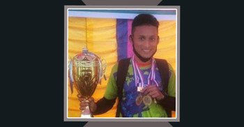 চলন্ত ট্রেনে সেলফি, প্রাণ গেলো তরুণের