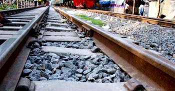 সান্তাহারে ট্রেনের নিচে ঝাঁপিয়ে প্রাণ দিলেন কৃষক