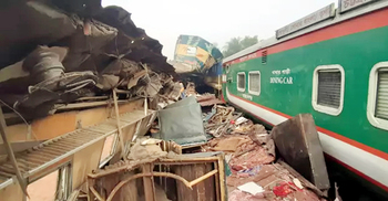 ‘ঘন কুয়াশার কারণে লালবাতি দেখতে পাননি চালক’
