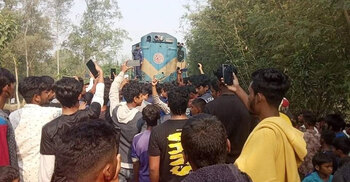 3 children among 4 killed as train runs over them