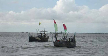 মাছ ধরার সময় মিয়ানমারের ১৬ জেলে আটক