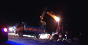 ফরিদপুরে রাতের আঁধারে লুট হচ্ছে পদ্মার বালু-মাটি