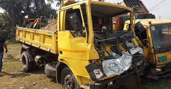 5 killed as truck runs over auto-rickshaw in Cumilla