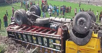 13 killed as truck overturns in Gaibandha