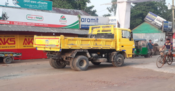 ট্রাকের ধাক্কায় মোটরসাইকেলের দুই আরোহী নিহত