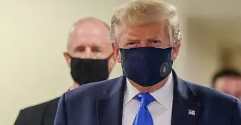 Coronavirus: Trump finally wears mask in public