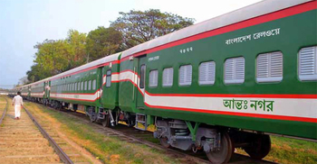 বগি বাড়ছে ট্রেনে
