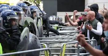 London protests: Over 100 arrests after violent clashes with police