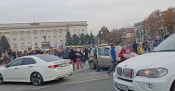 Ukraine war: Celebrations as Kyiv takes back key city Kherson