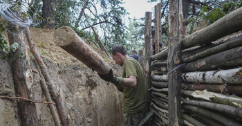 Ukrainian governor urges evacuation of 350,000 residents