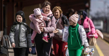 Ukraine war refugees asked not to return this winter