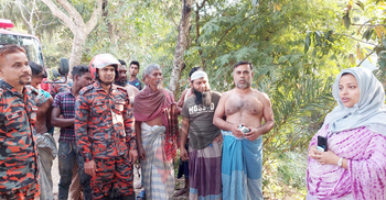আগুনের খবর পেয়েই ফায়ার কর্মীদের নিয়ে ছুটে গেলেন ইউএনও