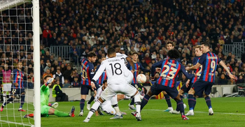 Barcelona fight back to secure thrilling 2-2 draw with Man United