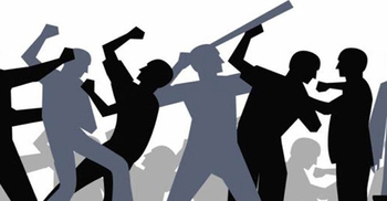 মোবাইলে গেম খেলা নিয়ে সংঘর্ষ, নারী-শিশুসহ আহত অর্ধশতাধিক