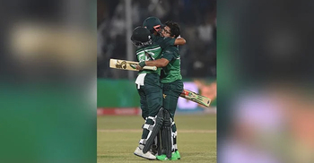 Rejuvenated Pakistan overpower Australia to level ODI series