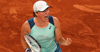 Swiatek beats Gauff in French Open final