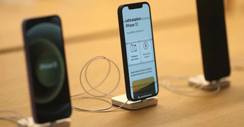 EU agrees single mobile charging port in blow to Apple