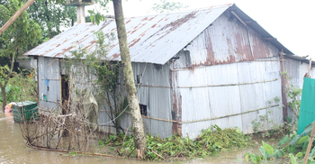 Displaced people returning homes amid improving flood situation