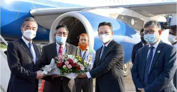 Chinese FM Wang Yi arrives in Dhaka
