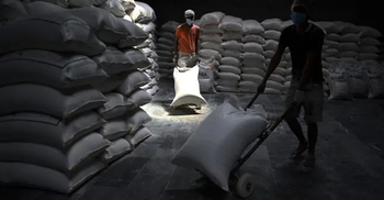 India restricts wheat flour exports to ease record local prices