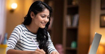 Delhi University to offer paid internships to students