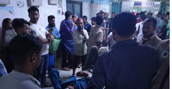 জরুরি বিভাগ থেকে মর্গ: শঙ্কা আর আহাজারির করুণ দৃশ্য ঢাকা মেডিকেলে