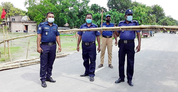 মেহেরপুরে ৩য় দিনে ঢিলেঢালাভাবে চলছে কঠোর বিধিনিষেধ