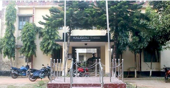 জমি নিয়ে বিরোধের জেরে চাচাতো ভাইকে পিটিয়ে হত্যা