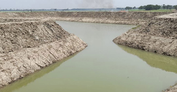 ইউএনওর আত্মীয় বলে কথা!