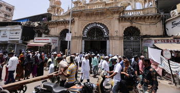 Mumbai mosques turn volume down on call to prayer after Hindu's demands