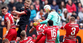 Bayern suffer shock defeat as Dortmund go top