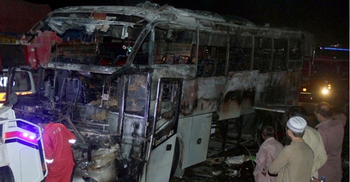 Pakistan bus fire kills 18 flood survivors