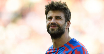 Barcelona's Pique announces sudden retirement