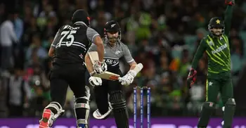 Pakistan require 153 to qualify for third T20 World Cup final