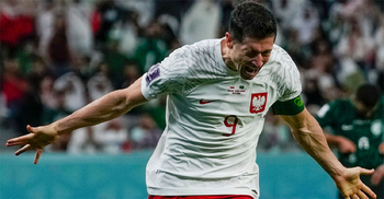 Lewandowski off the mark as Poland close in on last 16