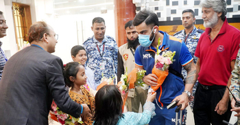 India cricket team arrives in Bangladesh