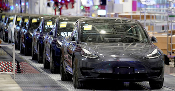 Tesla suspends production at Shanghai plant