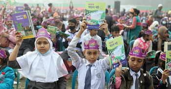 Primary, secondary students get new textbooks on New Year's Day