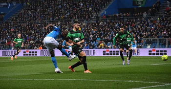 Napoli beat Sassuolo to move 18 points clear