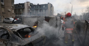 Russia kills civilians in first huge missile wave for weeks