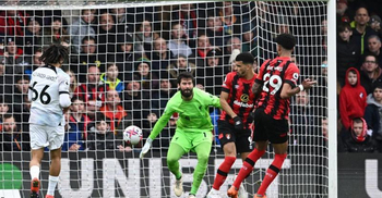 Salah misses penalty as Bournemouth beat Liverpool