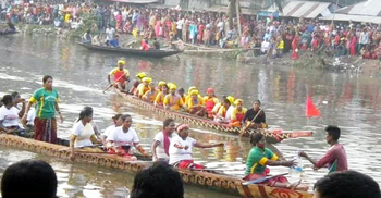ফরিদপুরে দেড়শ বছরের ঐতিহ্য নৌকা বাইচ